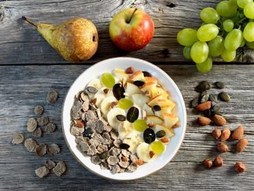 Buddha bowl flakes de sarrasin aux fruits frais Buddha bowl flakes de sarrasin aux fruits frais